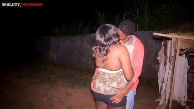 Вуличний роман і гарячий секс з пухкою дівчиною з клубу